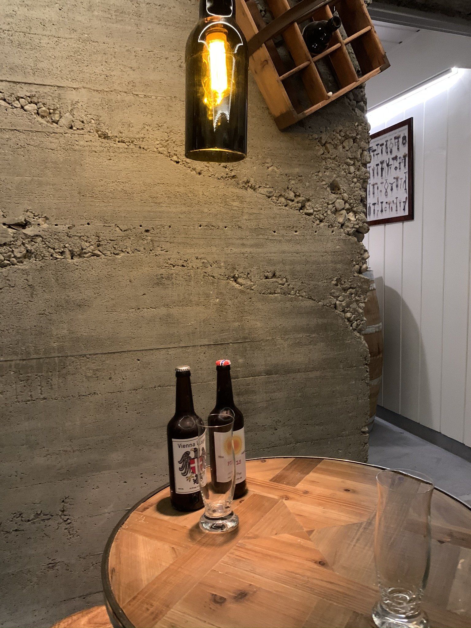 Det ferdige mikrobryggeriet i kjelleren